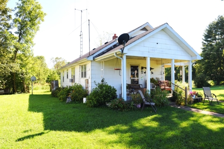 Hobby Farm on 22 acres, 1960s Home, Barns, Woods, Pasture - image 6