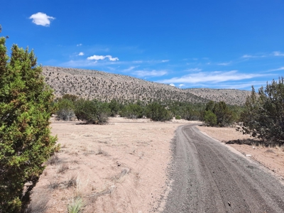 Beautiful 13 Acre Northern Az Off Grid Property - image 2