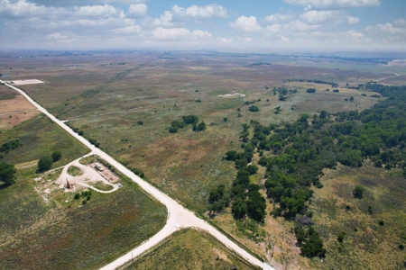 Rare 227-Acre Hunting Paradise Deer & Quail  Near Texas - image 1