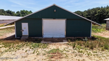 Forest MS Turnkey 2-House Breeder Poultry Farm and 13 Acres - image 4