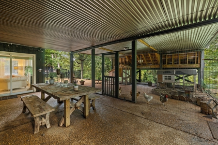Unparalleded Luxury Living - image 38