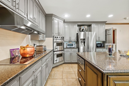 Unparalleded Luxury Living - image 14
