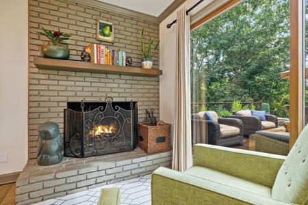 Unparalleded Luxury Living - image 12