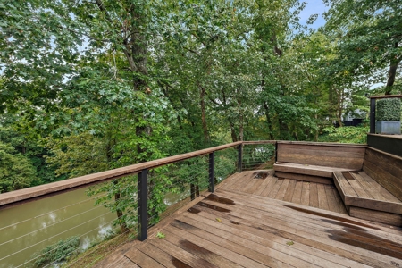 Unparalleded Luxury Living - image 36