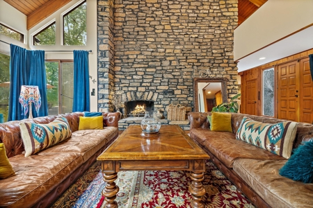Unparalleded Luxury Living - image 5