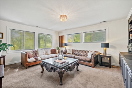 Unparalleded Luxury Living - image 10