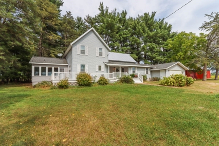 Farmhouse with Land for Sale in Marquette County, WI - image 4
