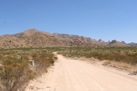 Spectacular Desert Property - image 14