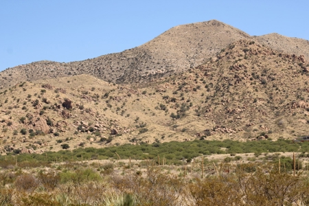 Spectacular Desert Property - image 8
