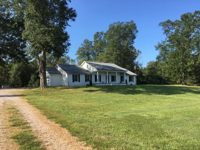 3Br Brick Home For Sale With Basement In Adamsville Tn - image 2