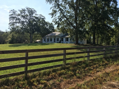3Br Brick Home For Sale With Basement In Adamsville Tn - image 3