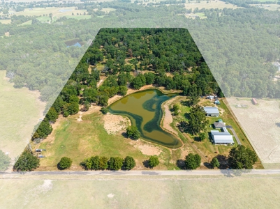 Custom Home On Acreage With Large Pond & Hunting NE TX - image 3