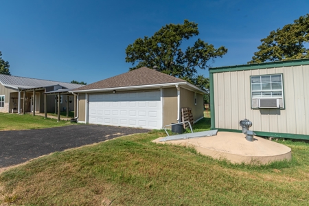 Custom Home On Acreage With Large Pond & Hunting NE TX - image 45