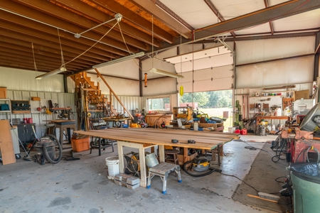 Custom Home On Acreage With Large Pond & Hunting NE TX - image 41