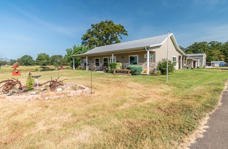Custom Home On Acreage With Large Pond & Hunting NE TX - image 35