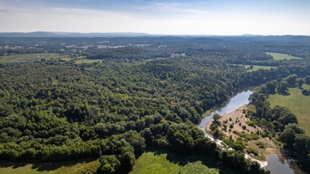 Riverfront Ranch for sale in Montgomery County, Arkansas - image 9