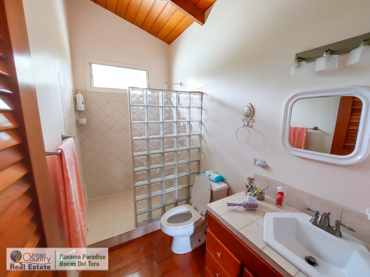 Big Creek B&B; & Home — Big Creek, Isla Colón – 22