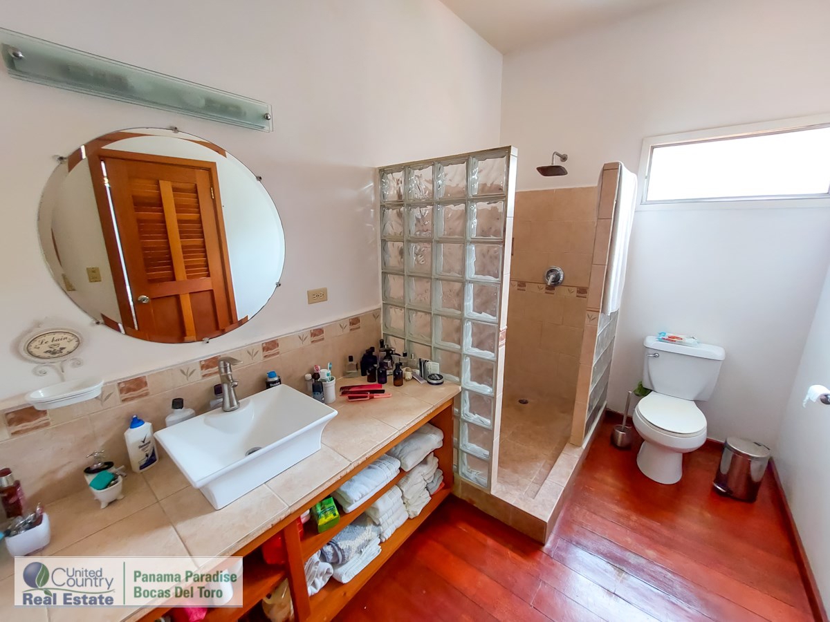 Big Creek B&B; & Home – Big Creek, Isla Colón – 16