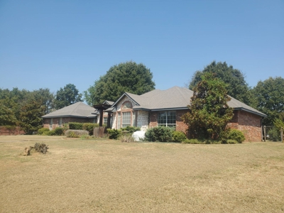 3 Bedroom 2 Bathroom Outside Of Hugo Oklahoma For Sale - image 1
