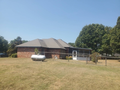 3 Bedroom 2 Bathroom Outside Of Hugo Oklahoma For Sale - image 9