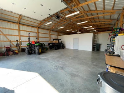 Rural Southern Iowa Retreat - image 18