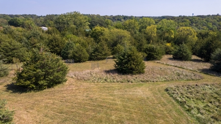 Rural Southern Iowa Retreat - image 23