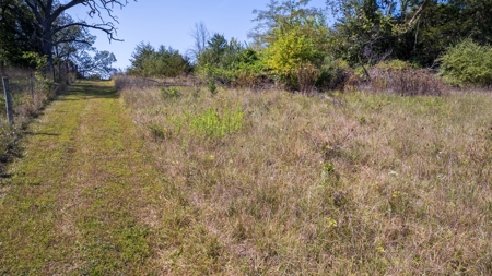 Rural Southern Iowa Retreat - image 33