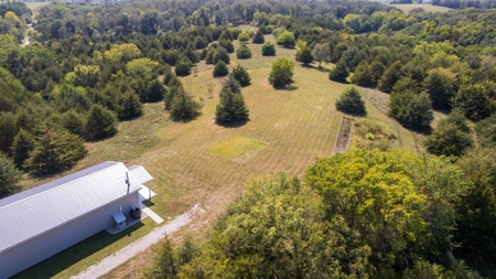 Rural Southern Iowa Retreat - image 3