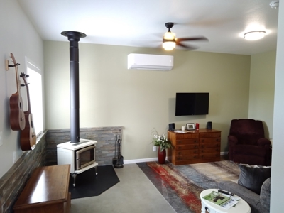 Rural Southern Iowa Retreat - image 6