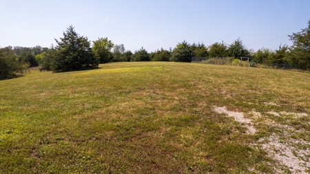 Rural Southern Iowa Retreat - image 27