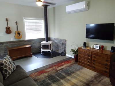 Rural Southern Iowa Retreat - image 7