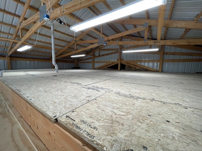 Rural Southern Iowa Retreat - image 22