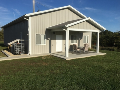 Rural Southern Iowa Retreat - image 4