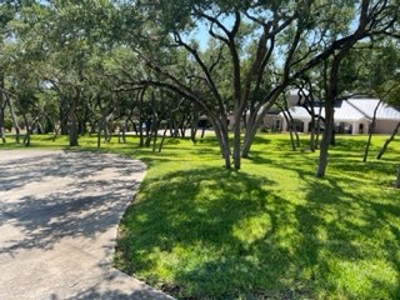 Stunning Country Updated Home-pool, Acreage, Bulverde Texas - image 3