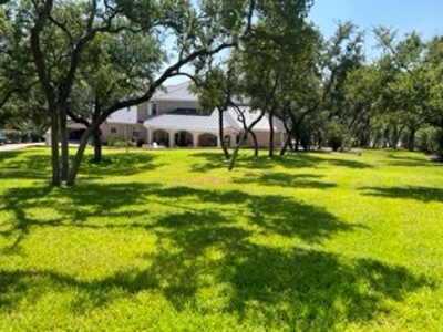 Stunning Country Updated Home-pool, Acreage, Bulverde Texas - image 1