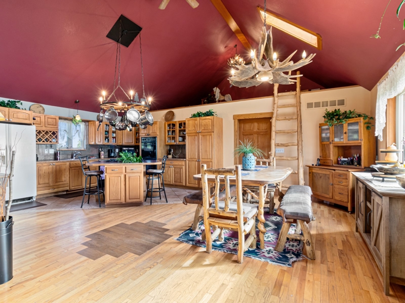 Kitchen & Dining Room
