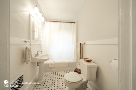 Historical Home In Town - image 24