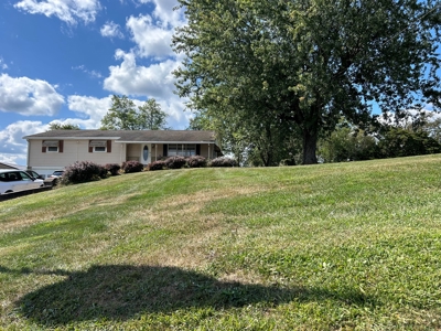 Woodsfield OH Ranch home on 1+ acre at edge of town - image 1