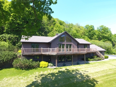 Country Custom Built Home on on 3.01 Acres Soldiers Grove - image 6