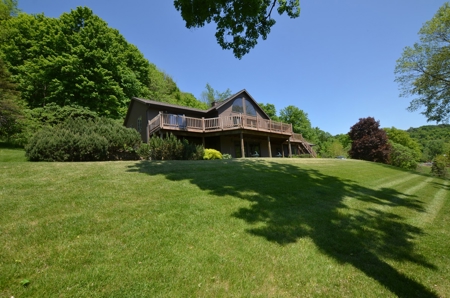 Country Custom Built Home on on 3.01 Acres Soldiers Grove - image 9