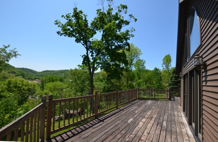 Country Custom Built Home on on 3.01 Acres Soldiers Grove - image 14