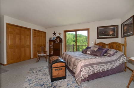 Country Custom Built Home on on 3.01 Acres Soldiers Grove - image 17