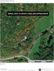 Country Custom Built Home on on 3.01 Acres Soldiers Grove - image 1