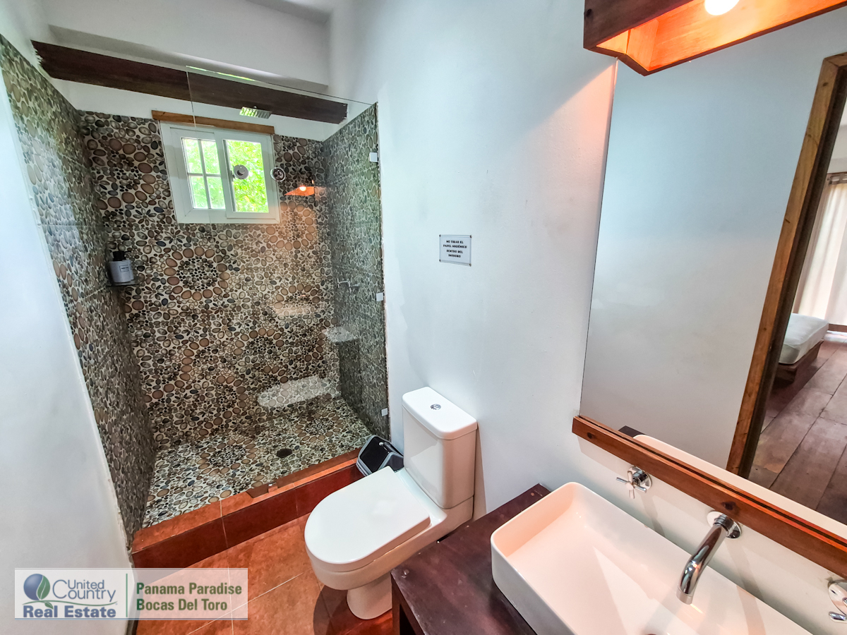 Titre : Maison avec B&B — Big Creek, Isla Colón - 39