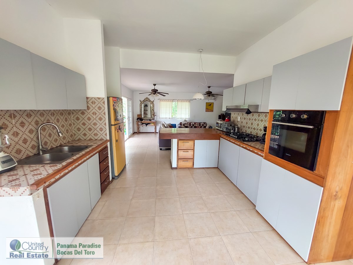 Titre : Maison avec B&B — Big Creek, Isla Colón - 14