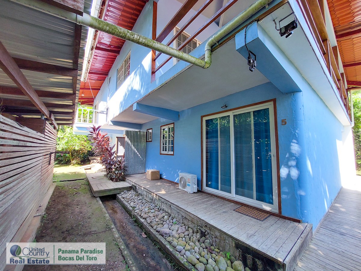 Titre : Maison avec chambre d'hôtes — Big Creek, Isla Colón - 3