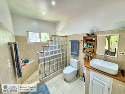 Titled Home with BnB for Sale – Big Creek, Bocas del Toro, Panama - image 41