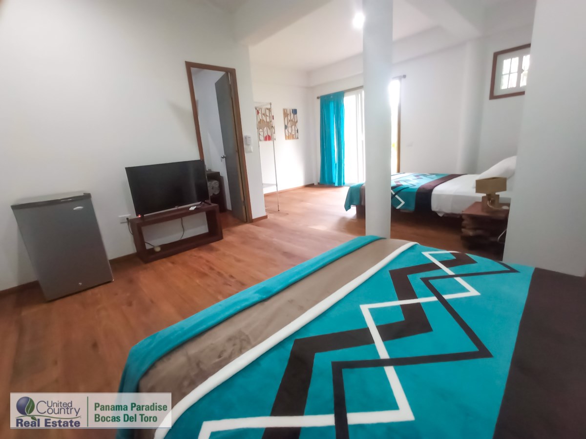 Titre : Maison avec B&B — Big Creek, Isla Colón - 37