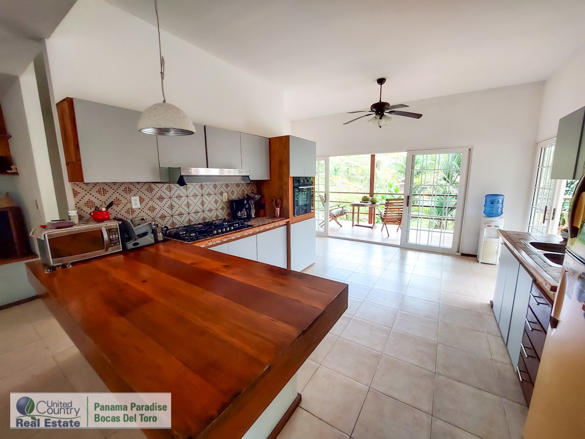 Titre : Maison avec B&B — Big Creek, Isla Colón - 16