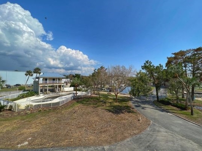 Condo is Suwannee, FL for sale! - image 6